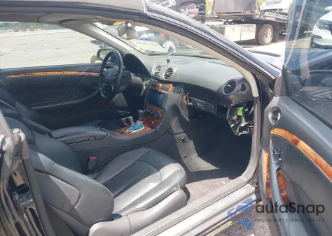 2005 Mercedes-Benz Clk 320 z USA, uszkodzony, nr VIN WDBTK65J85F149075